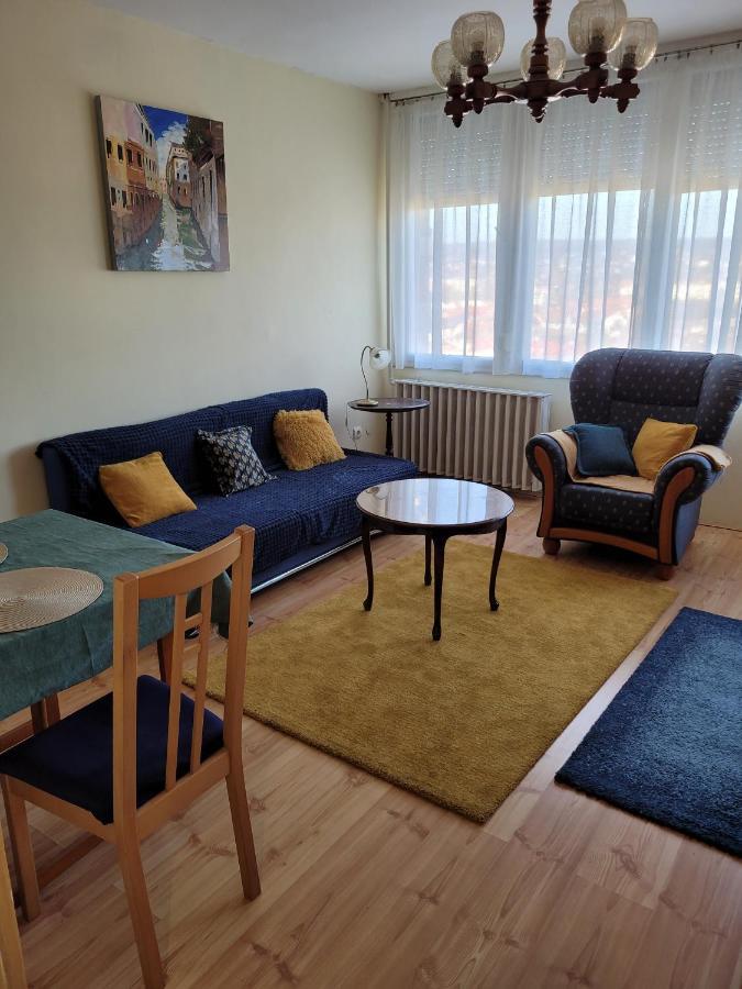 Sylvis Place Гёдёллё Экстерьер фото